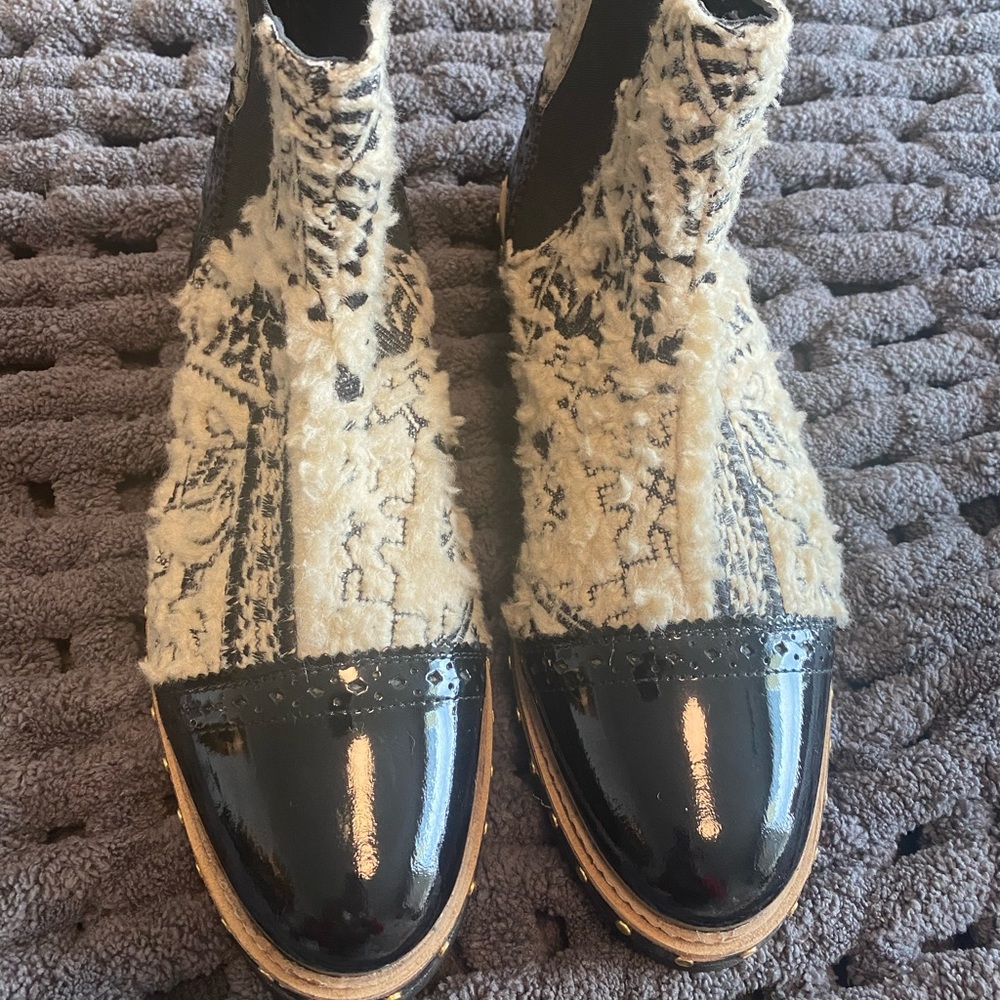 BRAND NEW FREE PEOPLE Boots- never worn